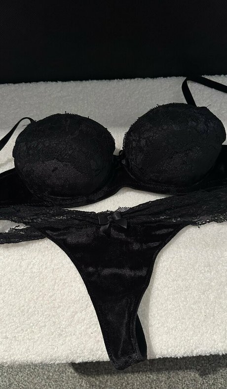 moree model pretty archive