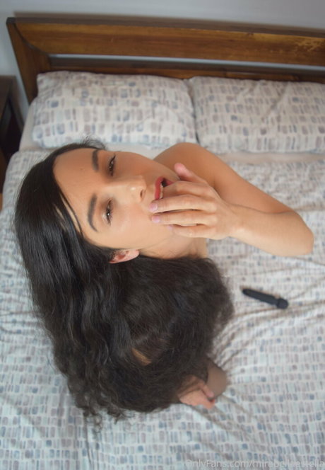 mirabella 00 nude actress photos