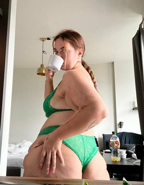 curvy geparke sexy actress gallery