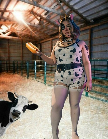 couchqueenie xxx actress img