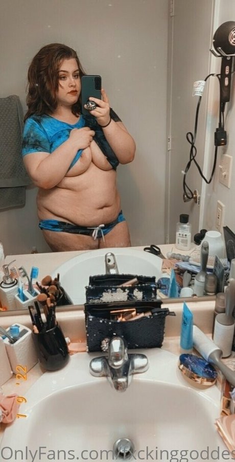 fxckinggoddes model adult pic