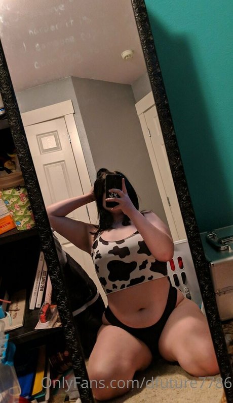 dfuture7786 pornographic model img