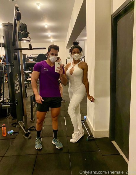 shemale 23cm sexy star images