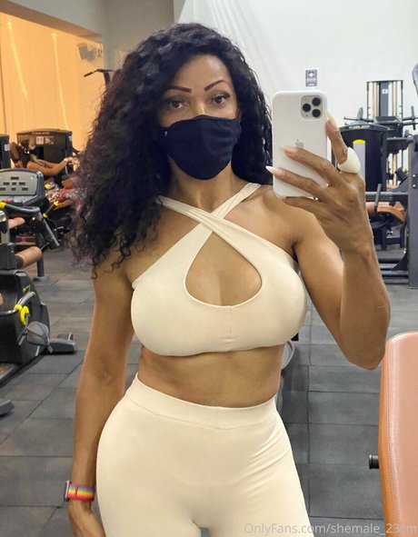 shemale 23cm perfect actress galleries