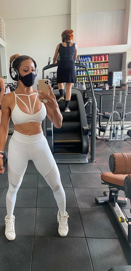 shemale 23cm best actress photos