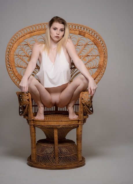 Riah Lynn nice model pics