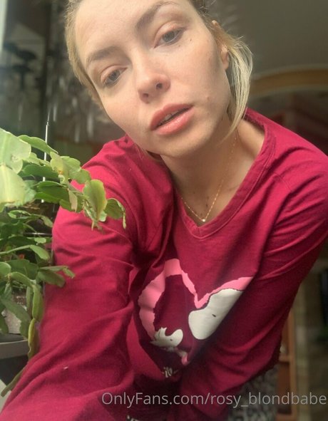 rosy blondbabe nice actress photos