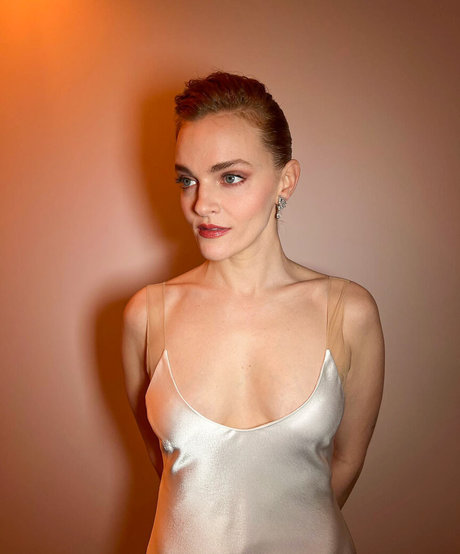 Madeline Brewer nude pornstar gallery