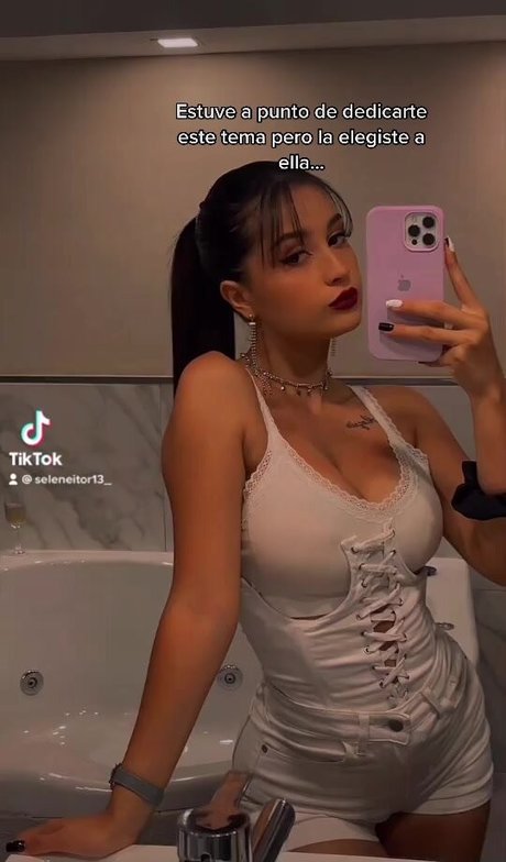 Seleneitor high quality star picture