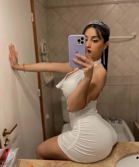 Seleneitor nudes star pics