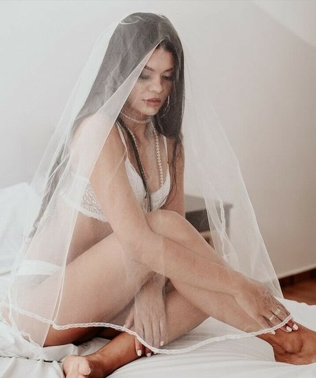 Paula Kamaisaka pretty model gallery