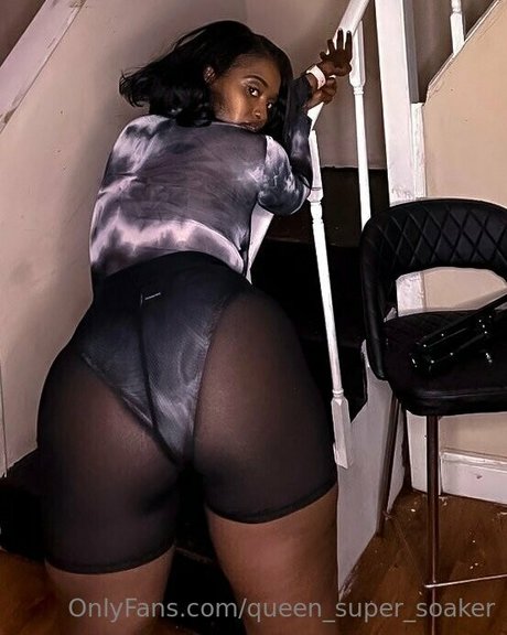 queen super soaker xxx model photos