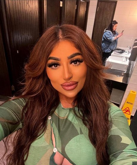 Priya Yasmin X star nice photos