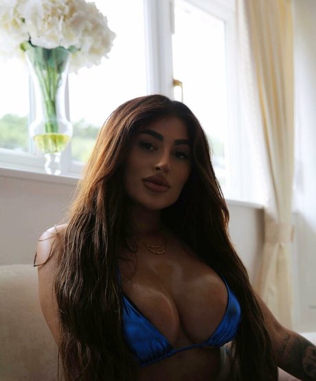Priya Yasmin X porn model img