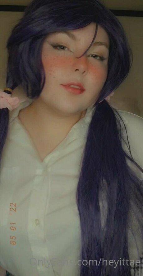 heyittae model adult photo