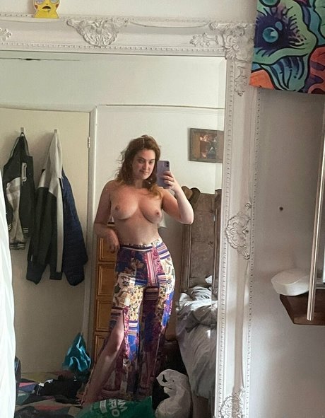 Madame Cersei top model pic