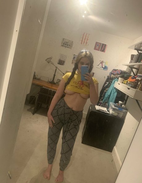 Madame Cersei naked model gallery