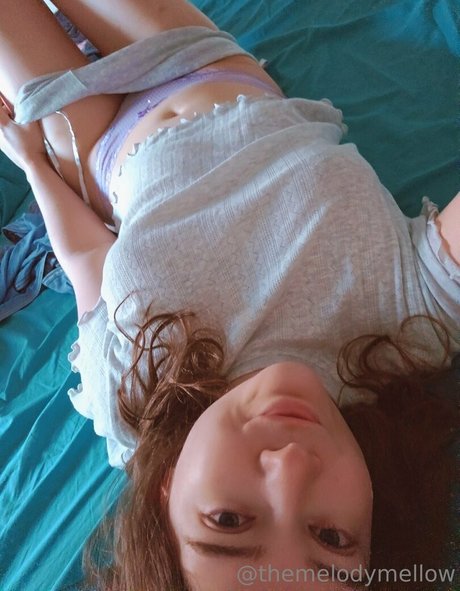 melodymellow naked star picture