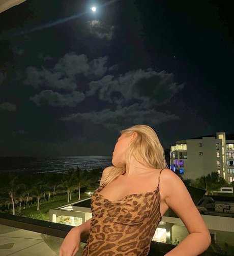 Mimi Slinger hd pornstar pictures