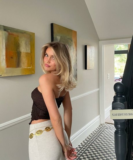 Mimi Slinger model top img