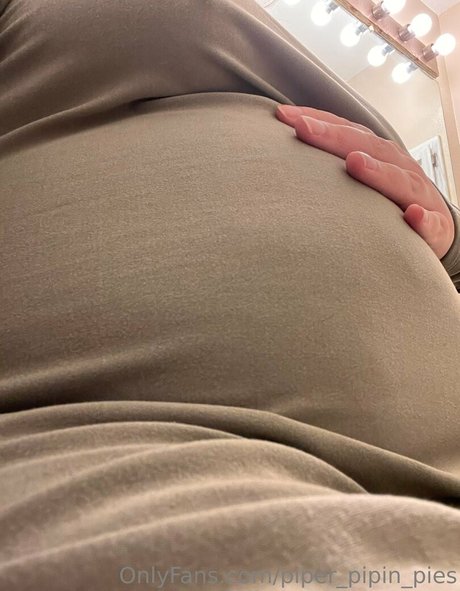 piper pipin pies beautiful model photo