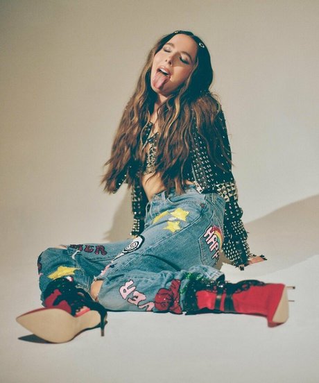 Esther Povitsky sex actress pictures