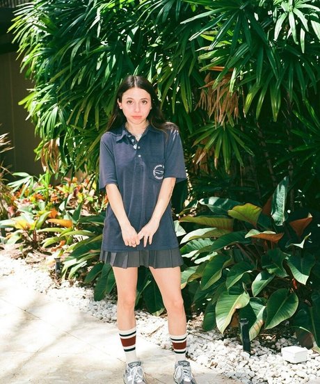 Esther Povitsky model erotic pics