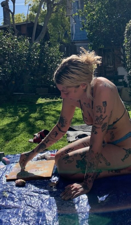 Velvetears adult star photo