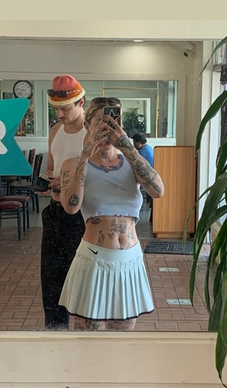 Velvetears star naked photo