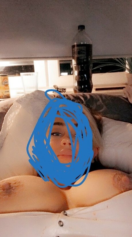 bigtittyamblis exclusive model image