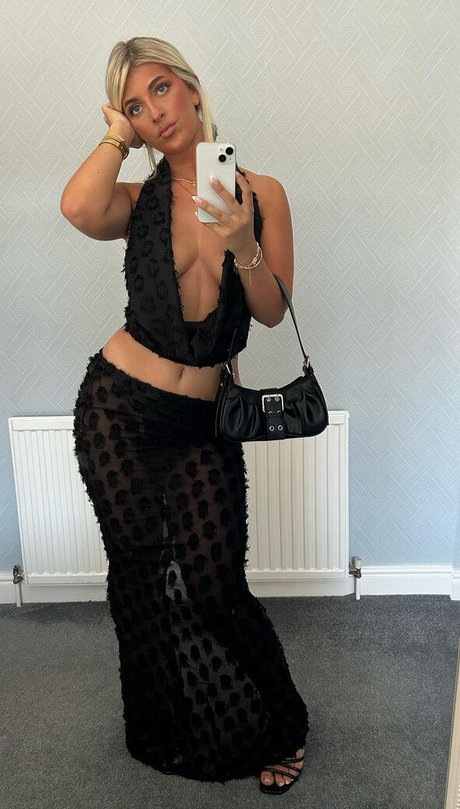 izzytaffs adult actress photos