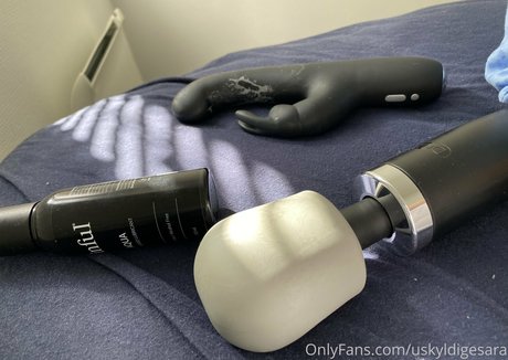 uskyldigesara top model photo