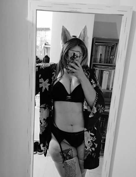 Megaptera model exclusive gallery