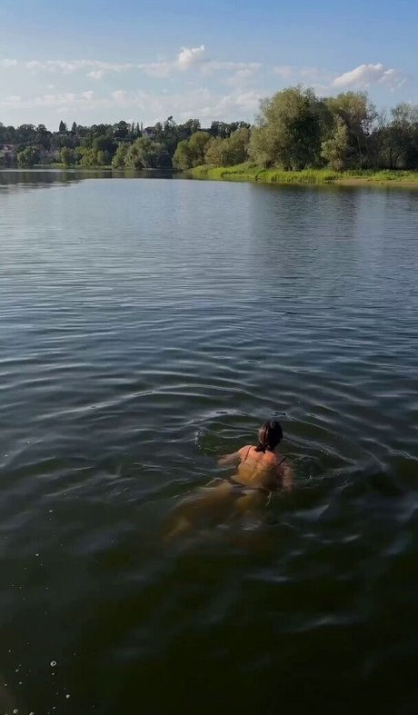 Shanti Tan nude actress image