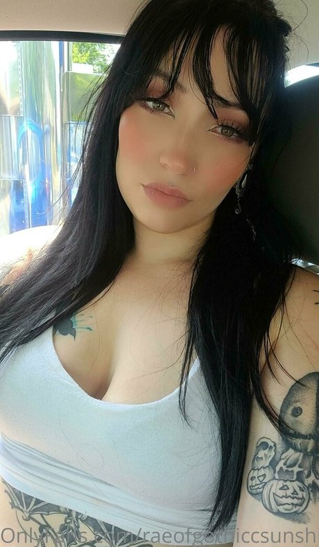 raeofgothiccsunshine sex model pics