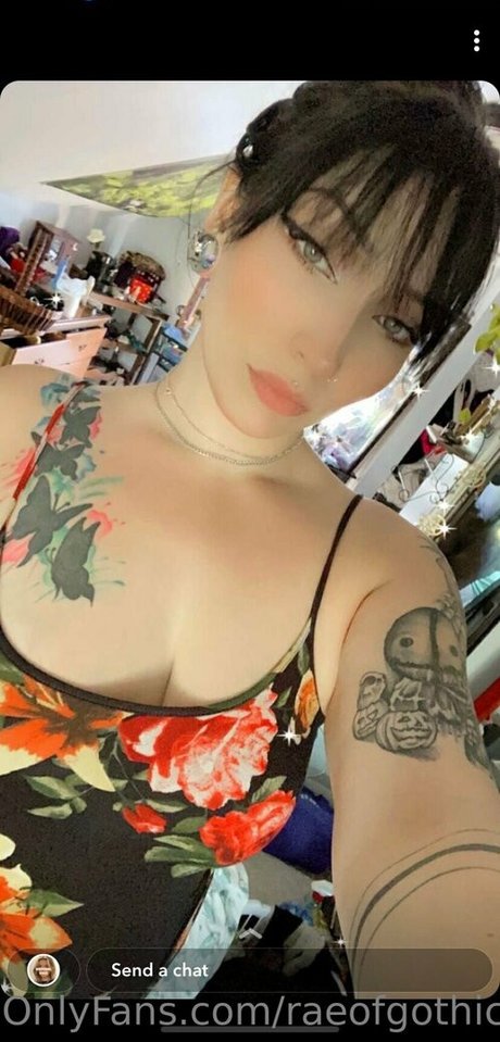 raeofgothiccsunshine top star pic