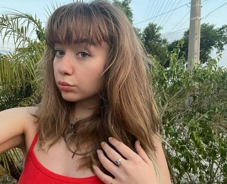 brycesgfelle naked actress img