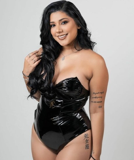 Juanita Barragan model sexy pictures