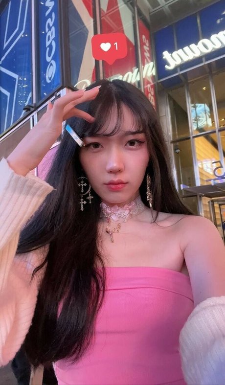 glihttr beautiful actress img