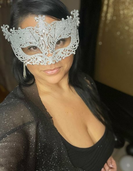 themaskedmrsx best star photos