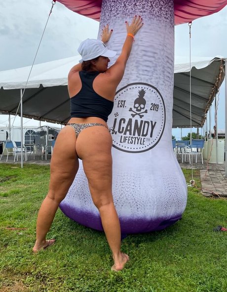 swingerellefree model pictures