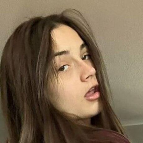 bbygirlmari 2 star picture