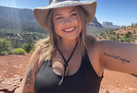 Onlyalbrooke top model gallery