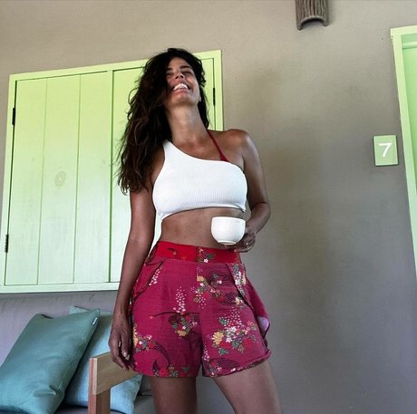 Emanuelle Araujo high quality star img