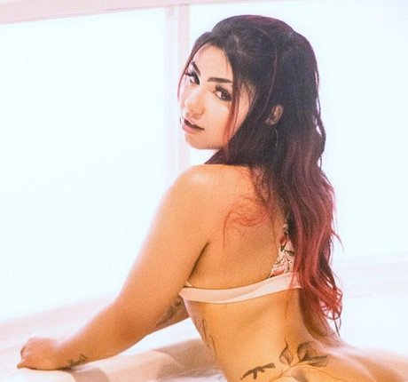 Karen Megan perfect star archive