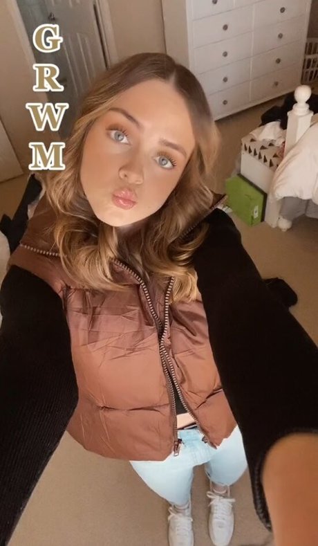 Lauren Mae pornstar adult pics