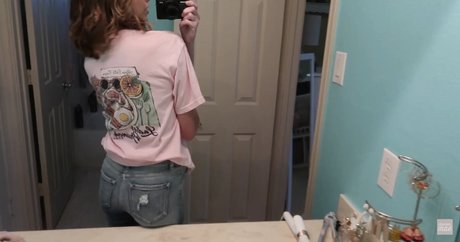 Lauren Mae beautiful actress img