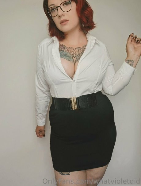 whatvioletdid model pornographic photo