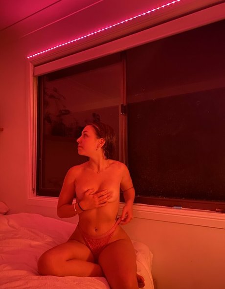 Sophia Heterick art star picture