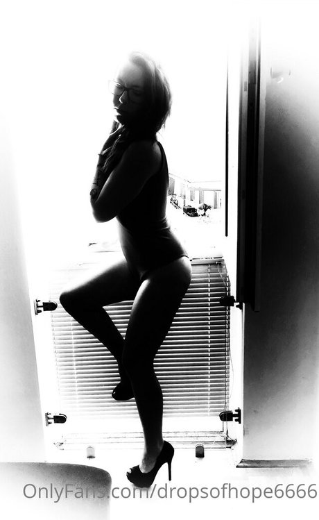 mydarkside6666 pornographic star pic